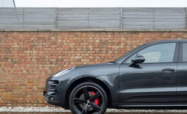 Porsche Macan Turbo 27