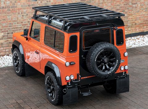 Land Rover Defender 90 Adventure 9