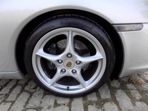 Porsche 911 Carrera 2 37