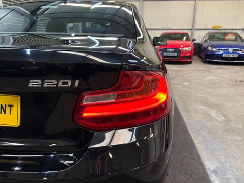 BMW 2 Series 2.0 220i SE Euro 6 (s/s) 2dr 39