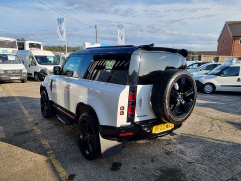 Land Rover Defender X-DYNAMIC HSE MHEV 6