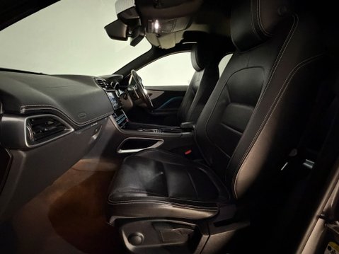 Jaguar F-Pace R-SPORT AWD 19