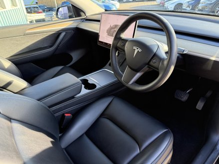 Tesla Model Y (Dual Motor) Long Range SUV 5dr Electric Auto 4WDE (384 bhp)