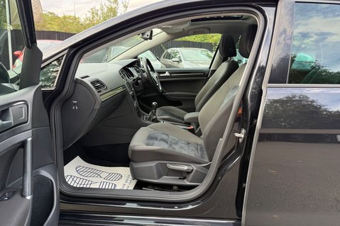 Volkswagen Golf GT EDITION TSI ACT BMT -£35 ROAD TAX -PANORAMIC SUNROOF -10 SERVICES 14