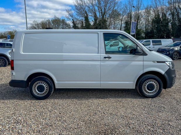 Volkswagen Transporter AUTO SWB L1H1 Low Roof Startline T32 Air Con Sensors EURO 6 5