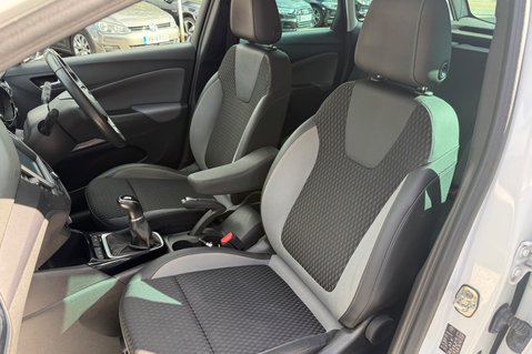 Vauxhall Crossland X ELITE - TWO OWNERS - CAMBELT CHANGED - NEW MOT  3