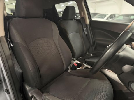 Nissan Juke 1.6 Acenta Premium Euro 5 (s/s) 5dr 13