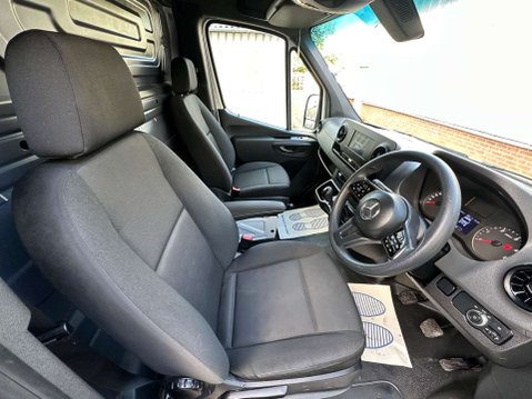 Mercedes-Benz Sprinter 2.0 315 CDI Progressive RWD L3 H2 Euro 6 (s/s) 5dr 17