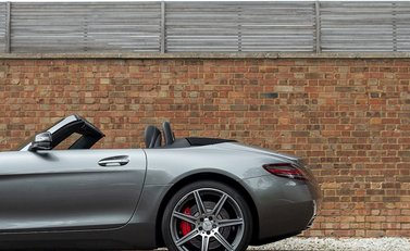 Mercedes-Benz SLS AMG Roadster 27