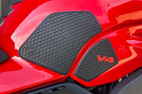 Ducati Panigale V4S Gen 2 10