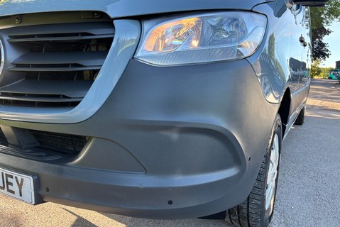 Mercedes-Benz Sprinter 319 Cdi Premium - with In-Built Bed + Diesel Heater 26