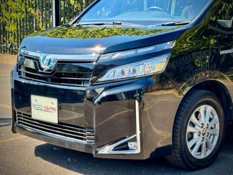 Toyota Voxy Hybrid 7 Seater 27