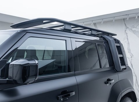 Land Rover Defender 110 OCTA Black 44