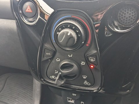 Citroen C1 PURETECH FLAIR 28