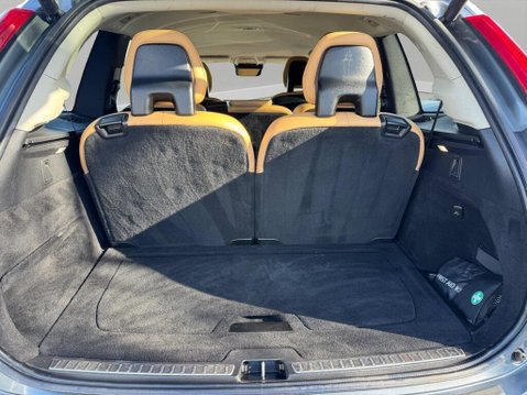Volvo XC90 2.0 D5 Momentum Geartronic 4WD Euro 6 (s/s) 5dr 50