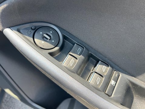 Ford Focus 1.6 Titanium Navigator Powershift Euro 5 5dr 32