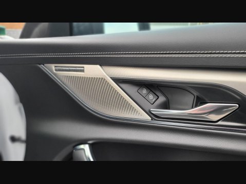 Jaguar XF R-DYNAMIC S 26
