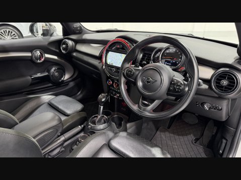 Mini Hatch COOPER S 73