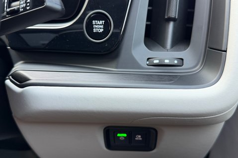 Porsche Cayenne V6 E-HYBRID BLACK EDITION -MATRIX LEDS -360 CAMS -WHITE LEATHER INTERIOR 69