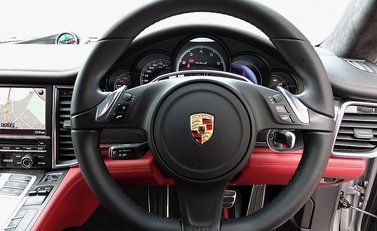 Porsche Panamera Turbo S 36