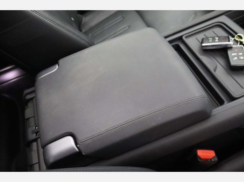 Land Rover Defender 3.0 Defender First Edition D MHEV Auto 4WD 5dr 48