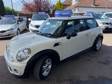 Mini Hatch 1.6 One Auto Euro 6 3dr 4