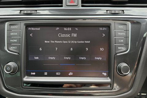 Volkswagen Tiguan R LINE TDI BMT 4MOTION DSG - PAN ROOF - APPLE CAR PLAY -ADAPTIVE CRUISE 48