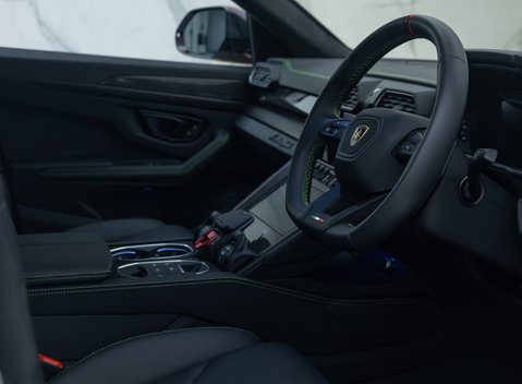 Lamborghini Urus S 13