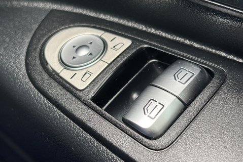 Mercedes-Benz Vito 114 Progressive L2 Panel Van - Air Con / Rear Camera 35