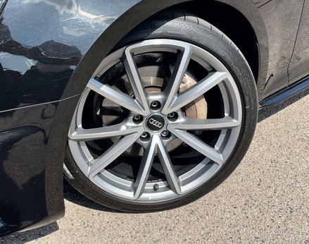Audi A4 2.0 A4 Black Edition 40 TDI Semi-Auto 5dr 3