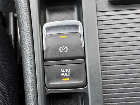 Volkswagen Golf 1.0 TSI BlueMotion Tech SE Nav Euro 6 (s/s) 5dr 29