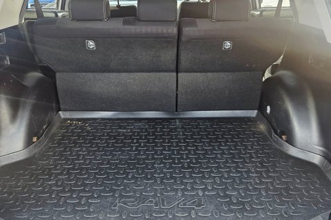 Toyota Rav 4 D-4D BUSINESS EDITION LOOK! 37000 MILES! 1 OWNER! SAT NAVIGATION 6