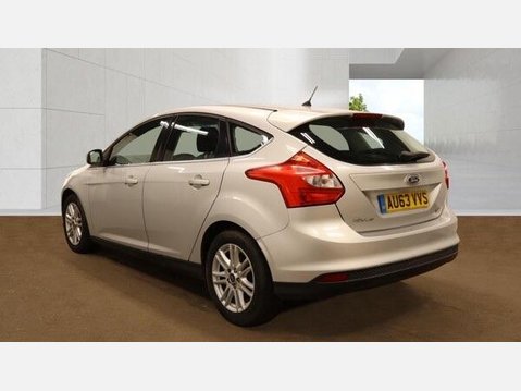 Ford Focus 1.0T EcoBoost Titanium Euro 5 (s/s) 5dr 4