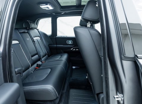 Rolls-Royce Cullinan Black Badge 18