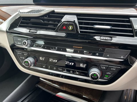 BMW 5 Series (Sold) 3.0 530d SE Saloon 4dr Diesel Auto xDrive Euro 6 (s/s) (265 ps) 30