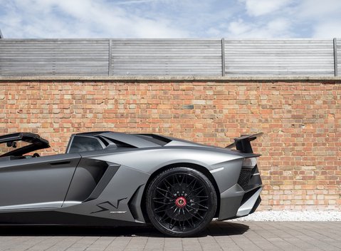 Lamborghini Aventador SV LP 750-4 Roadster 37