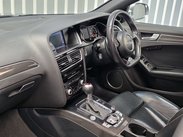 Audi RS4 4.2 FSI V8 Estate 5dr Petrol S Tronic quattro Euro 5 (450 ps) 8