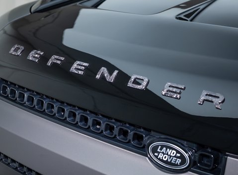 Land Rover Defender 110 OCTA EDITION ONE 38