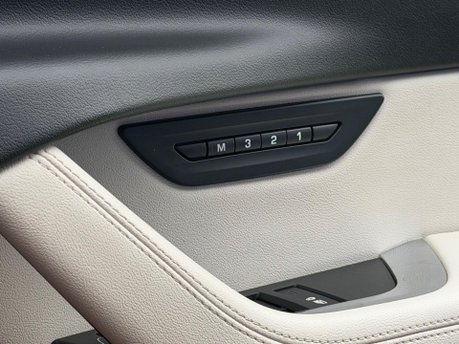 Jaguar XE R-DYNAMIC HSE 32