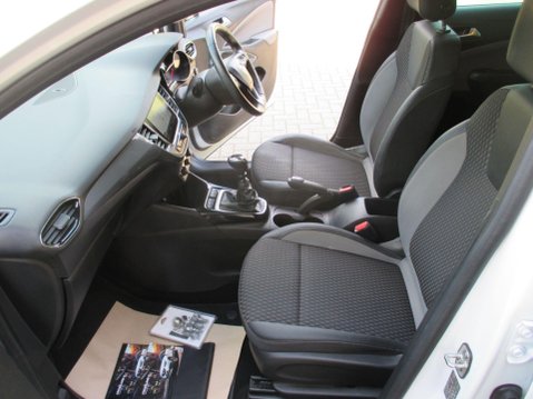 Vauxhall Crossland X 1.2 Turbo Elite Nav Euro 6 (s/s) 5dr 27