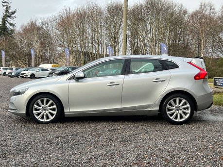 Volvo V40 1.6 V40 SE Luxury D2 Auto 5dr 7