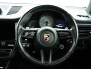 Porsche Macan 2.9T V6 S SUV 5dr Petrol PDK 4WD Euro 6 (s/s) (380 ps) 8