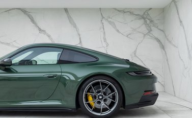 Porsche 911 (992) GT3 Touring 29