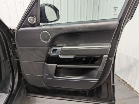 Land Rover Range Rover 3.0 Range Rover Vogue TDV6 Auto 4WD 5dr 53