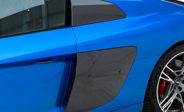 Audi R8 V10 Performance Carbon Black 24