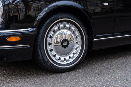 Rolls-Royce Corniche V Convertible 12