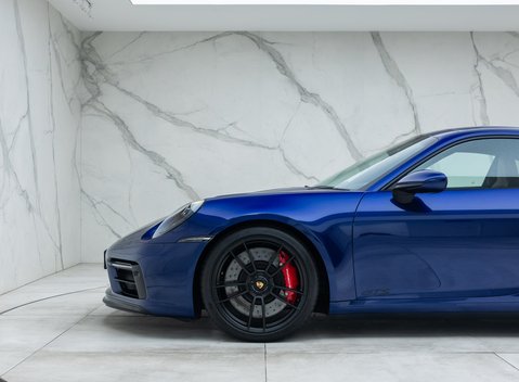 Porsche 911 Carrera GTS (992) 32