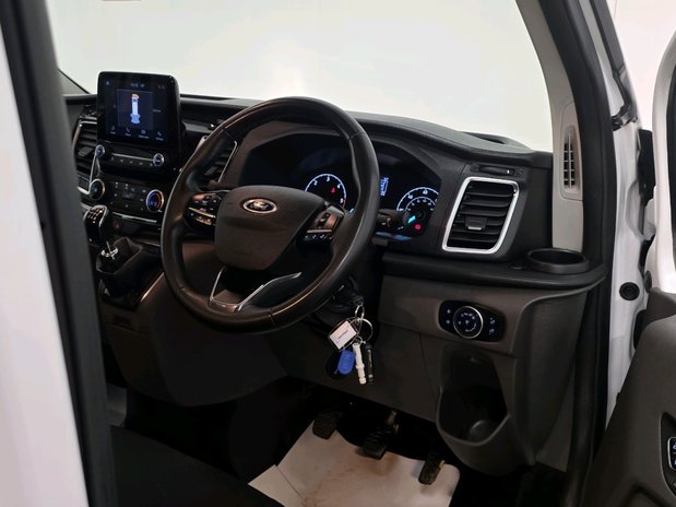 Ford Transit Custom TTRANSIT CUSTOM 320 L2 DIESEL FWD 2.0 Eco Blue 130ps Low Roof D/Cab Limited 16