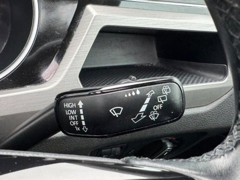 Volkswagen Touran 1.6 TDI BlueMotion Tech SE Family DSG Euro 6 (s/s) 5dr 37