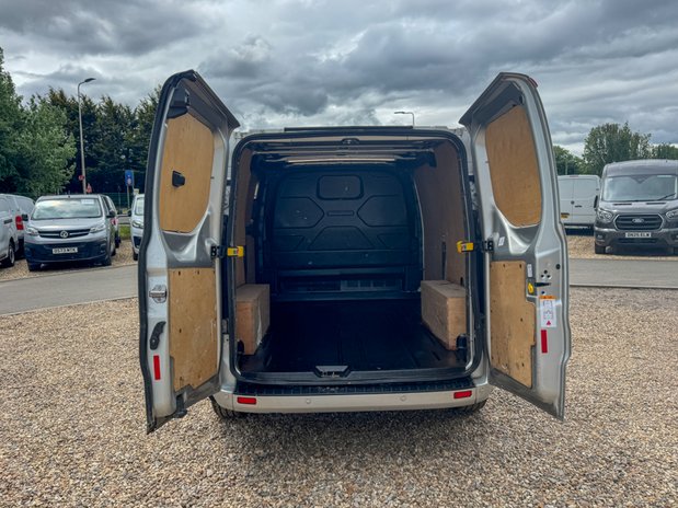 Ford Transit Custom SWB L1H1 Low Roof Limited 280 Air Con Alloys Sensors EURO 6 8